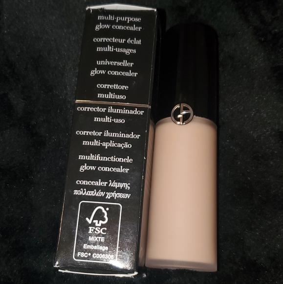 Giorgio Armani luminous silk concealer - Picture 2 of 5